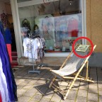 Ein freundlicher Service der Boutique-Inhaberin