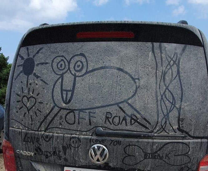 Kunst_auf_Autoscheibe