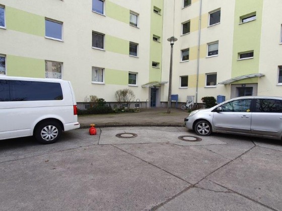 Viel Parkplatz für das kleine Auto