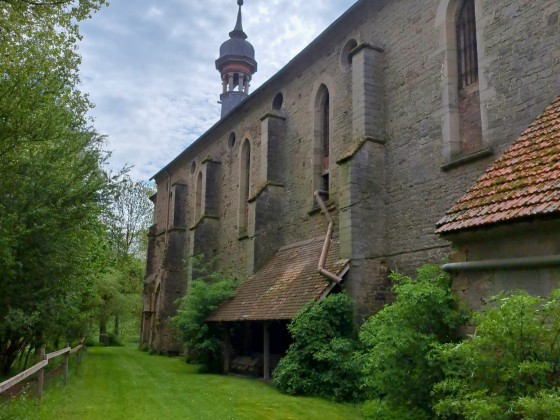 Ehemalige Zisterzienserabtei Heiligenthal mit herrlich verwildertem Garten